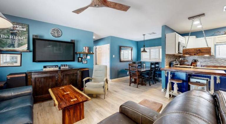 House | Suitable for remote work in Phoenix, AZ