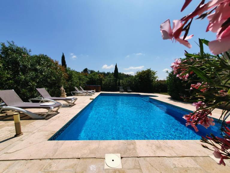 Large family home with private pool and hot tub — photo 2