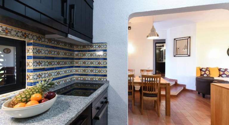 Holiday apartment with yard, terrace & pool — photo 5