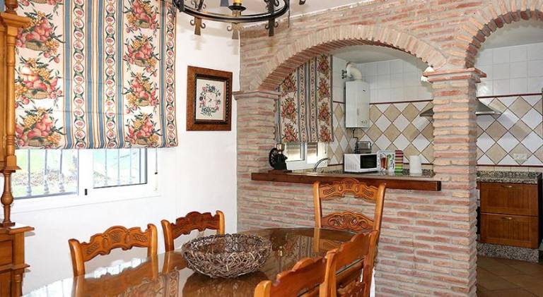 House with patio, jacuzzi & grill — photo 5