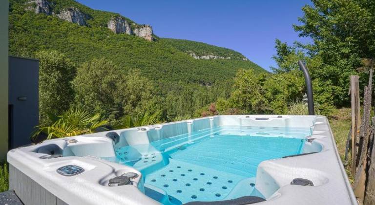 House with sauna, private pool & jacuzzi | Good for workation — photo 4