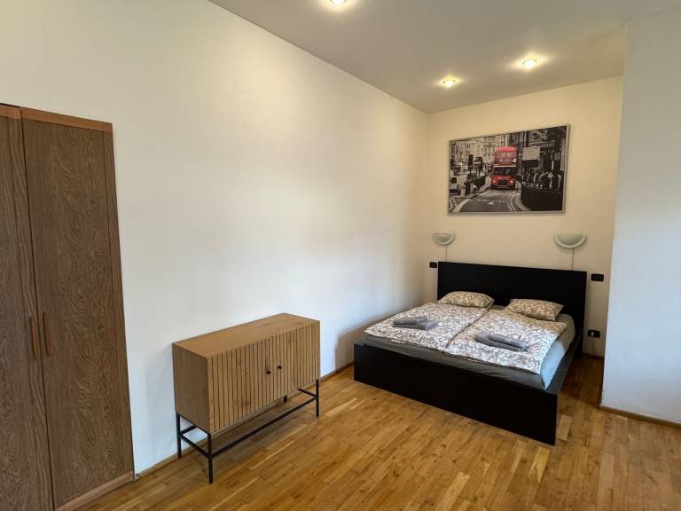 Rental apartment with patio — photo 4