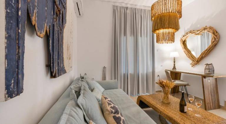 House with patio | Perfect for remote work | Pets allowed in Santorini