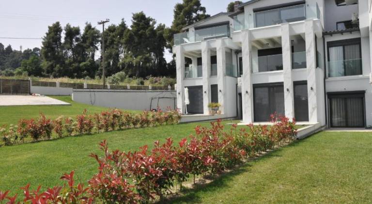 Villa with garden, patio & hot tub in Kas