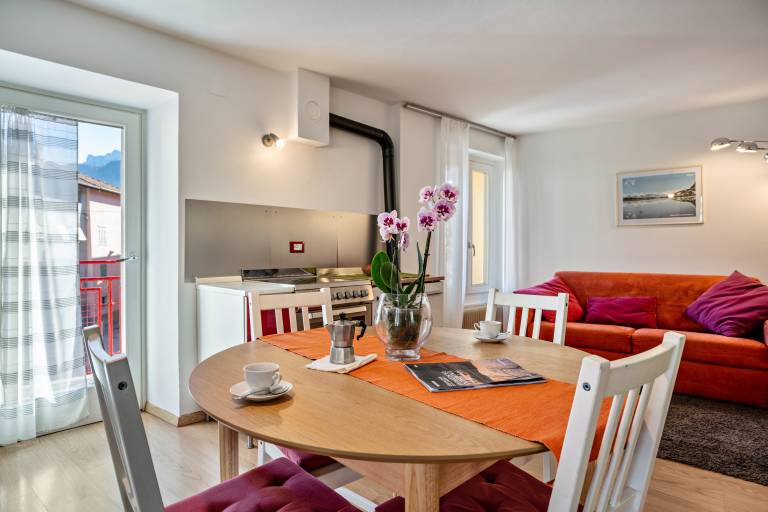 Holiday Apartment "Balconi Rossi Borgo Valsugana" with Mountain View, 2 Balconies & Wi-Fi — photo 3
