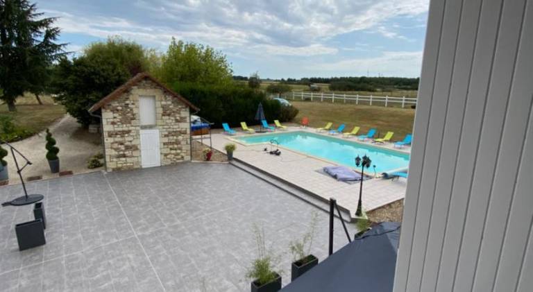 Loveyou Villalunoterie Futuroscope Piscine spa 4pers — photo 3