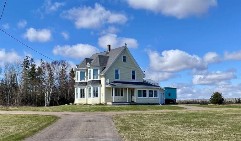 Farmhouse Cape Traverse