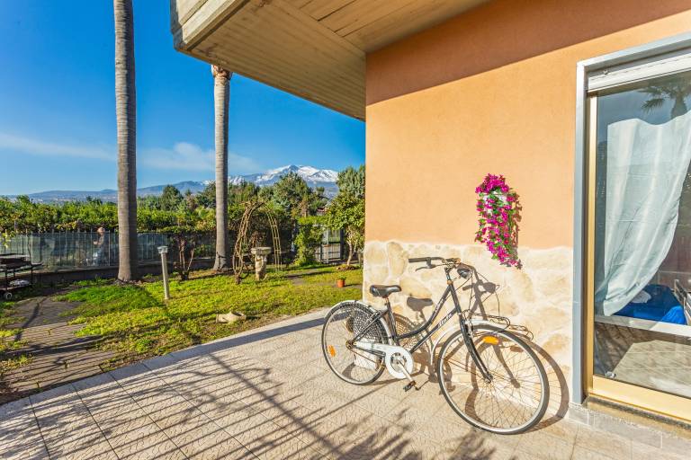 Apartment 'Il Giardino Delle Ninfe' with Mountain View, Wi-Fi and Air Conditioning in Mascali