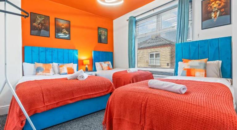 House with 4 rooms for 10 persons in Salford