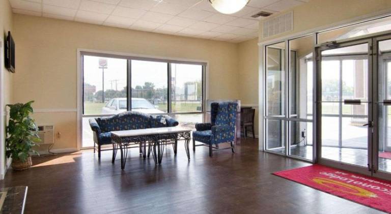 Econo Lodge Pine Bluff — photo 2