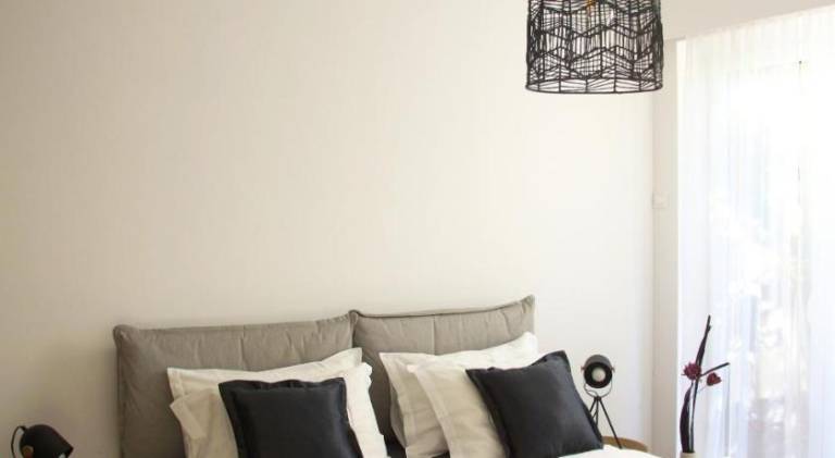 Holiday apartment with terrace, garden & barbeque in Piran