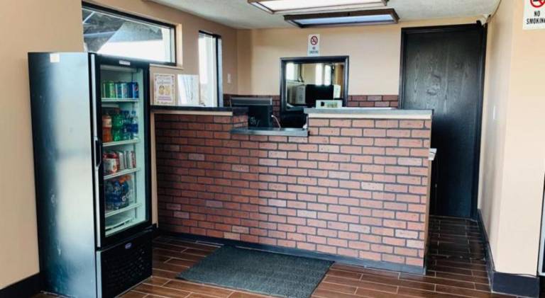 Economy Inn Holland — photo 5