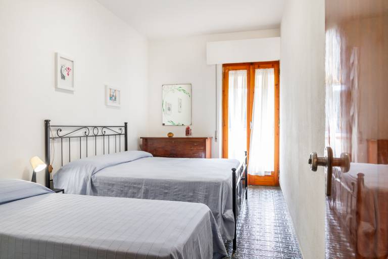 Holiday apartment with terrace — photo 3