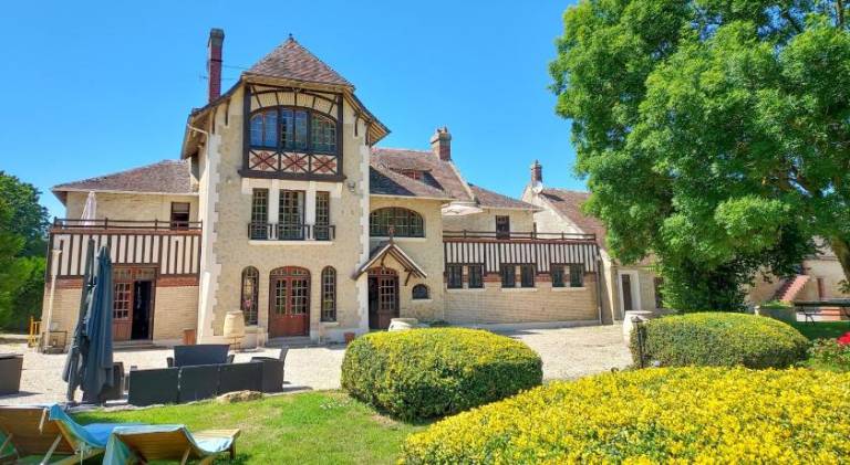 Apartment with 8 rooms for 20 persons in Cabourg