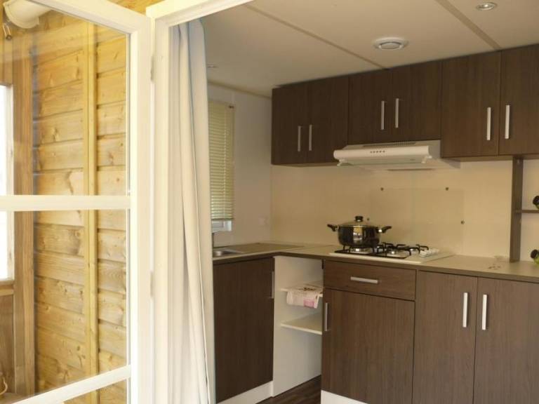Family-friendly mobile home with terrace & heated pool | Pet-friendly — photo 5