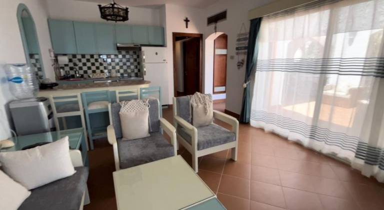 Villa with 2 rooms for 4 persons — photo 4