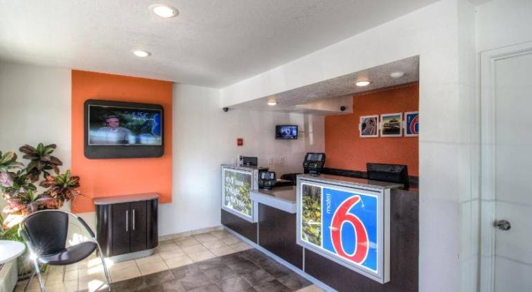 Motel 6 Redding, CA - South — photo 3