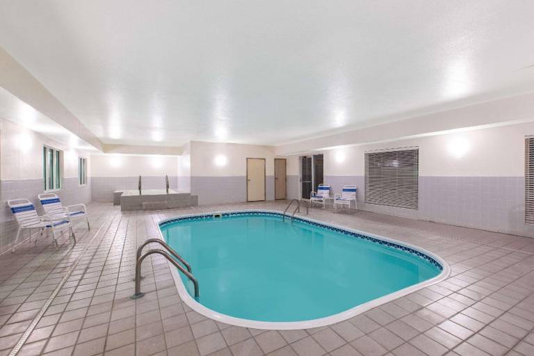 La Quinta Inn by Wyndham Lincoln — photo 4