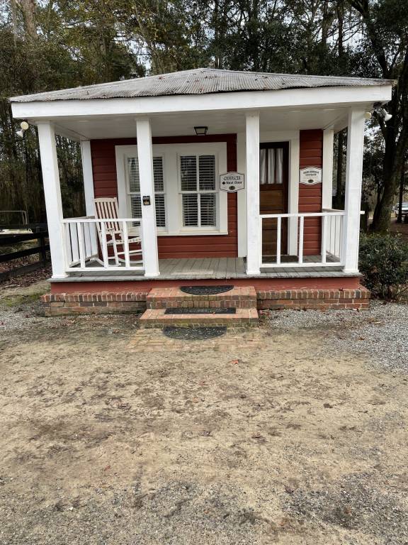 Cabin  Moultrie