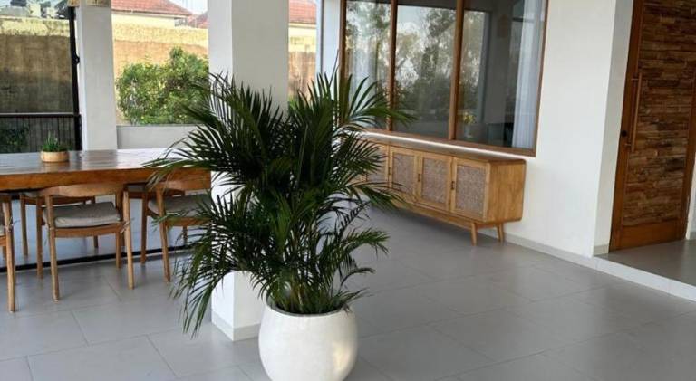 Villa with pool — photo 4
