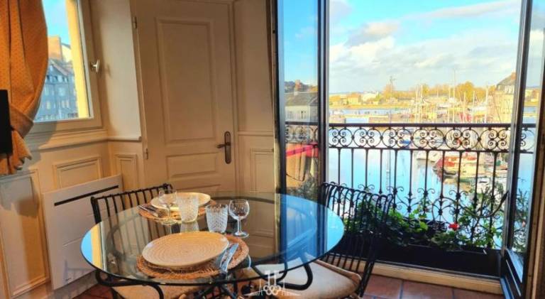 Rental apartment with 1 room for 2 persons in Honfleur