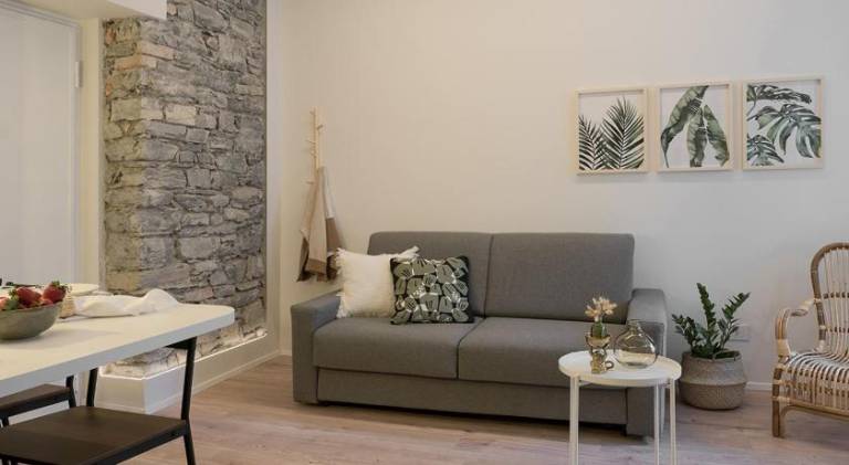 Exclusive Green Apartment - City Center - Como - Near Station in Brunate