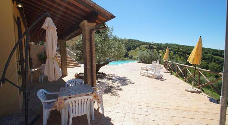 Farm with pool, garden & terrace — photo 3