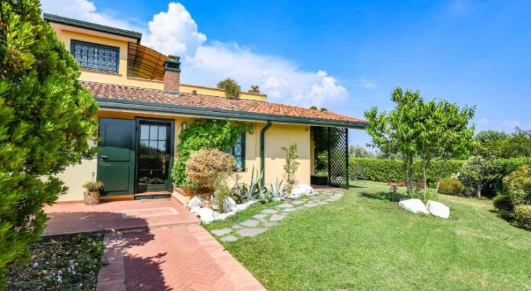 Villa Artemisia Luxury, Pool & Jacuzzi, 300m from Lake Garda — photo 5
