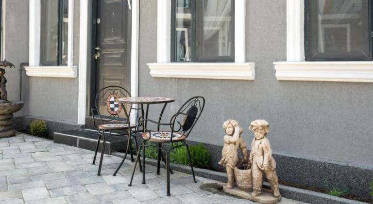 Serviced apartment with garden & patio | Close to Romanian Patriarchal Cathedral — photo 5