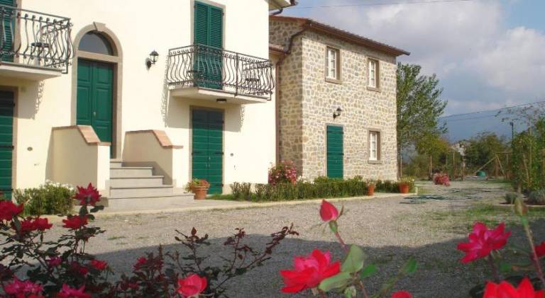 Holiday apartment with pool in Cortona