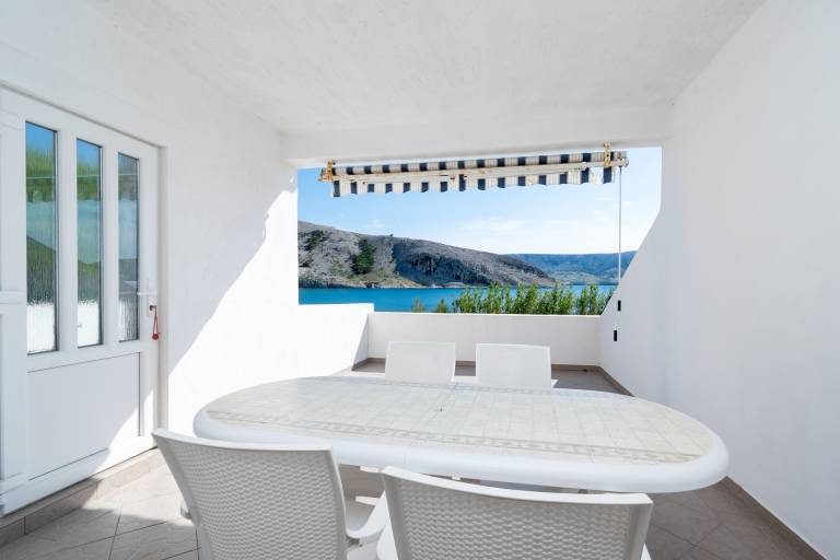 One bedroom apartment near beach Metajna (Pag) (A-6395-b) in Novalja