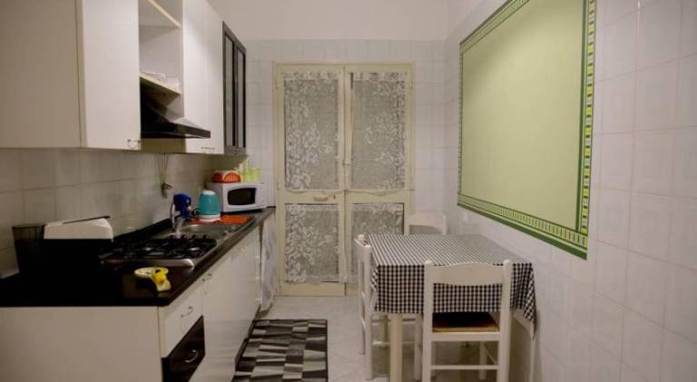House with 2 rooms for 4 persons — photo 4