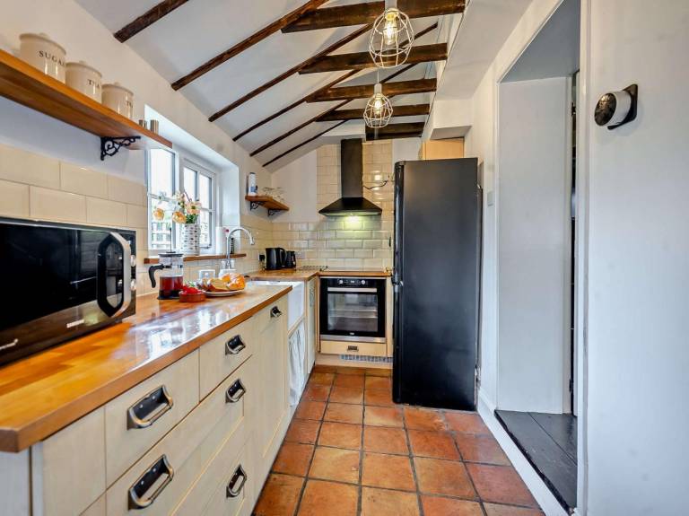 Fully equipped nice cottage with yard | Pets are welcome — photo 5