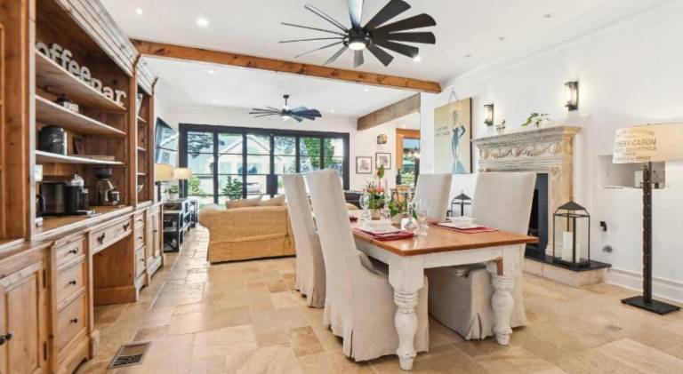 Vacation home with pool & sauna | Close to Bank of America Plaza — photo 3