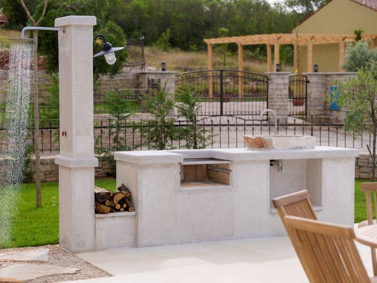 Vacation home with jacuzzi, terrace & private pool — photo 5