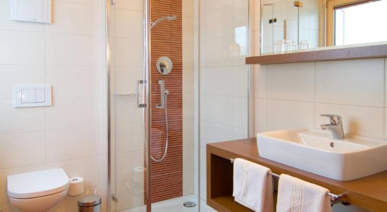 Wonderful serviced apartment with BBQ & garden | Close to the ski | Perfect for remote work | Pets are welcome — photo 5