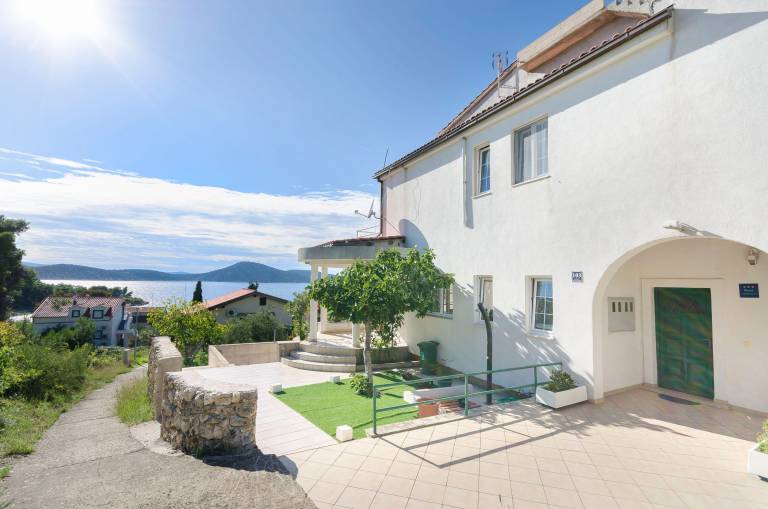 Apartma  Obonjan
