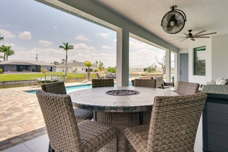 Pool & Gulf Access Canal: Chic Cape Coral Home! — photo 4