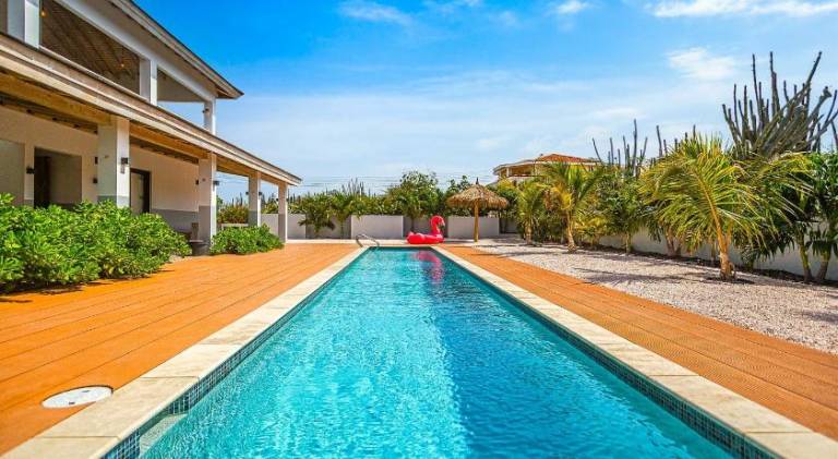 Villa with BBQ & private pool in Noord