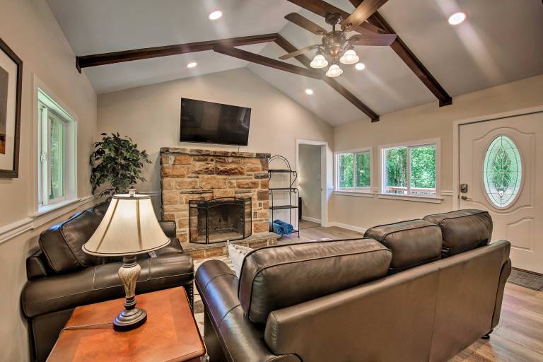 Hike, Hunt & Unwind: Cozy Cabin Near Hersheypark — photo 4