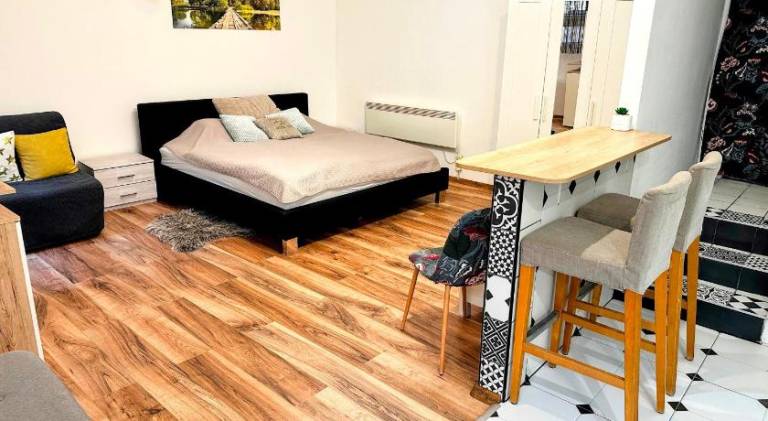 Holiday apartment with patio | Next to Dohány Street Synagogue | Perfect for remote work in Budapest
