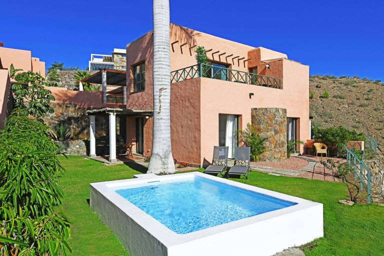 Vacation home with private pool, patio & garden in San Bartolomé de Tirajana
