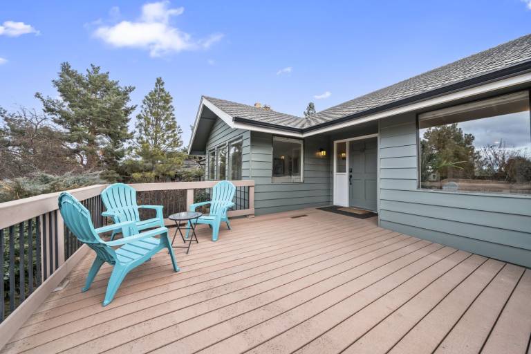 House with patio & yard — photo 4