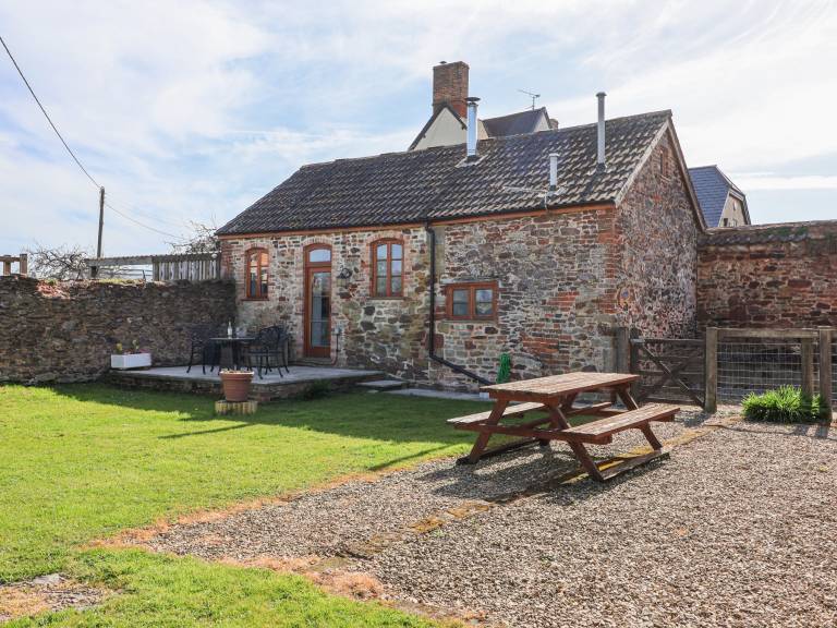 Family-oriented pleasant cottage with garden | Dogs allowed — photo 2