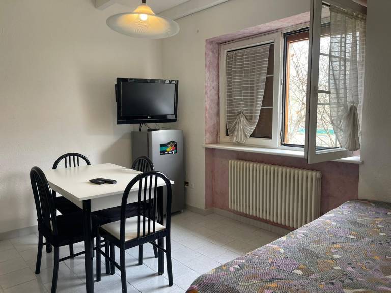 Apartment 'Standard One-Bedroom' with Mountain View, Shared Terrace and Wi-Fi in Jovencan