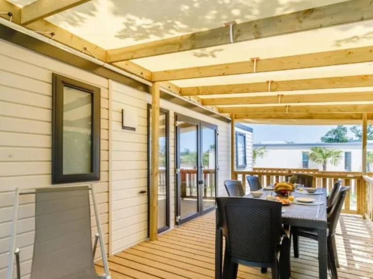 Mobile home with terrace, grill & heated pool — photo 4