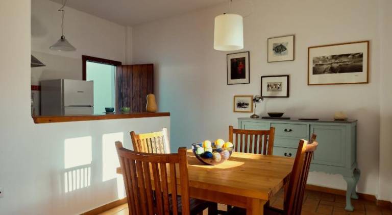 Rental apartment with yard, pool & patio — photo 4