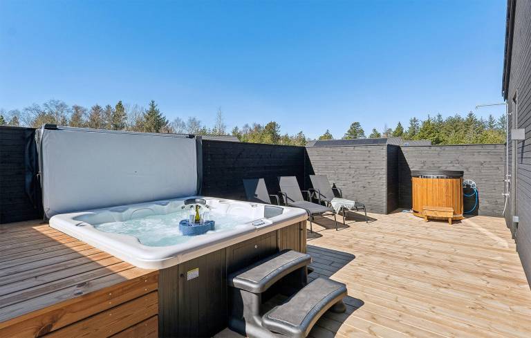 Ferienhaus mit Hund inNr. Lyngby Strand,   f&uuml;r max. 26 Personen