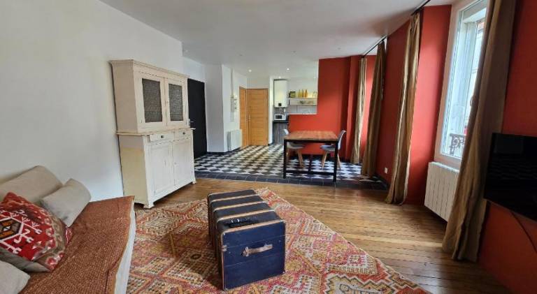 Apartment with 1 room for 4 persons in Meaux