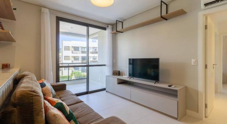 Apartment with pool — photo 2